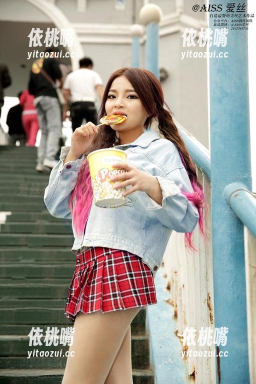 爱丝私拍：灰色玻璃丝和我之间那份暧昧