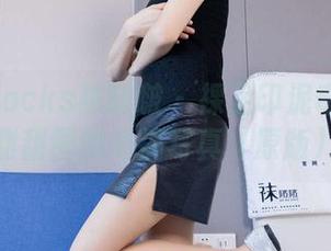 BoBoSocks袜啵啵 – 裸足印泥奇遇记：甜甜圈的恶搞写真（原版）
