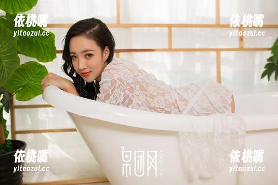 GIRLT果团网-尹意纯 GIRLT果团网 - 精选图库:尹意纯,户外大片里的“随意小尴尬”。