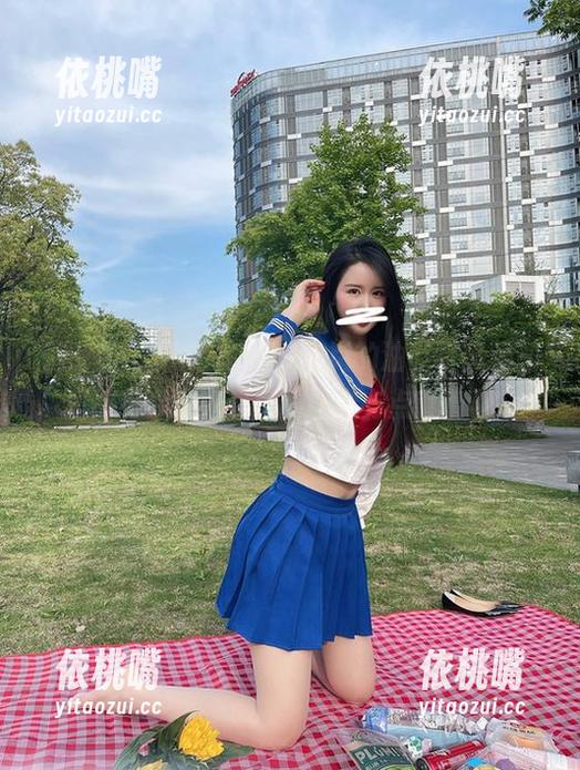 July芝岚 微密圈 - 想知道July芝岚的油亮写真图册里都有啥?光景亮的让人有点害羞啊…