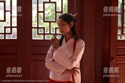 MiiTao蜜桃社-梦乃Mandy MiiTao蜜桃社 - 发现梦乃Mandy,泳衣写真雷人又吸睛,壁纸干净俏皮。