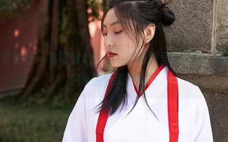 MiiTao蜜桃社 – 看雪梨sherry在短裤里的私拍，图包里藏着这季的时髦密码。