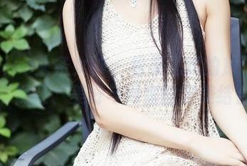 TouTiao头条女神 – 松果儿式的放飞自我：裸足、美好与网盘的完美结合
