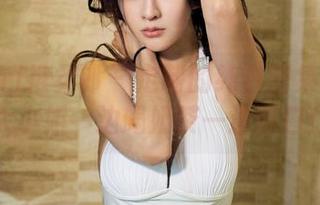 TuiGirl推女郎 – 定制的纯白图集——于大小姐一边喝奶茶一边称白！
