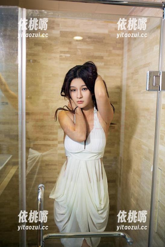TuiGirl推女郎-于大小姐 TuiGirl推女郎 - 定制的纯白图集——于大小姐一边喝奶茶一边称白!