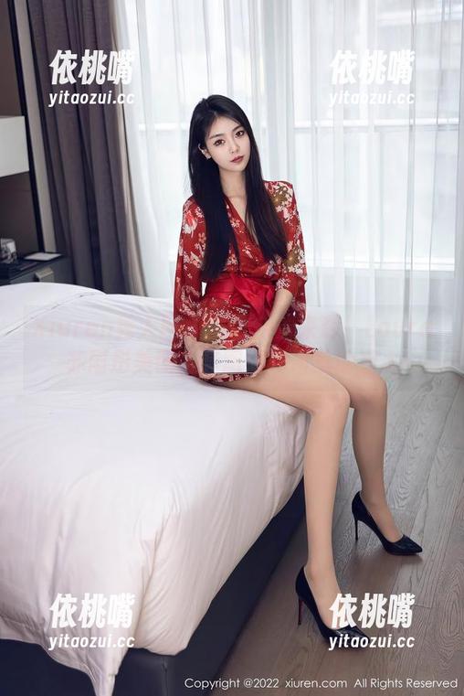 Xiuren秀人网-Laura苏雨彤 Xiuren秀人网 - 夏日全景来袭!Laura苏雨彤美图与套图简单粗暴地撩人