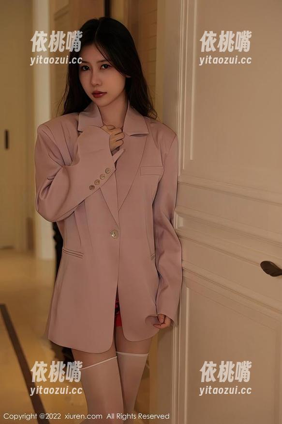 Xiuren秀人网-月野兔美妞 Xiuren秀人网 - 一切都是月野兔美妞的错,下载了她的睡衣图包怎么办?