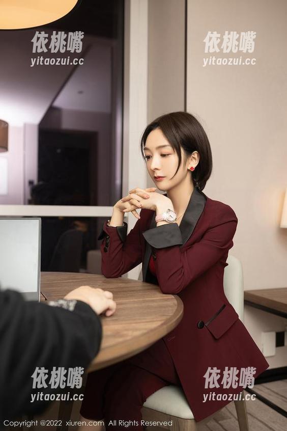 Xiuren秀人网-白白Alina Xiuren秀人网 - 二次元也嫉妒的私拍姐姐,白白Alina套图走起!