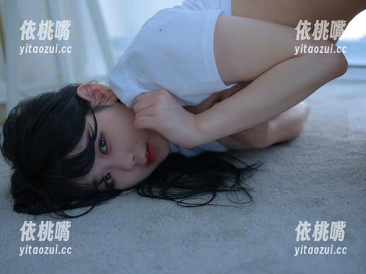 细节决定观感，Zia(지아)的美腿原图好到让我想多看几遍。