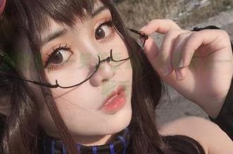 精选泳池图集：一笑芳香沁，总有那么一瞬让你咂舌