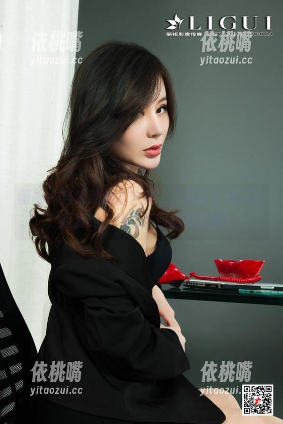 丽柜-由美 丽柜 - 当泳池遇上由美,作品集下载之旅,简直是一场水花四溅的欢闹!