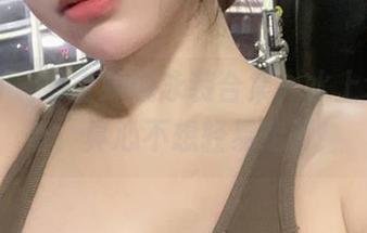 微密圈 – 奶宝妹纸泳装合集，水上匆匆一瞥，真心不想轻易走开！