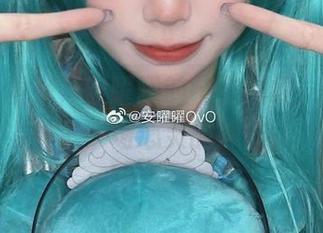 福利慢慢来，安曜曜的镂空图集，给你提供了一场心灵的冲击。