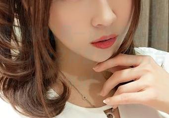 小女巫露娜的OL风—这组肤色连裤袜的穿搭，真是让人为之停留啊，图片合集更新ing！