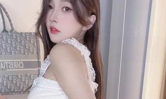小小奶瓶儿的泳衣资源，来，我们重新来一遍