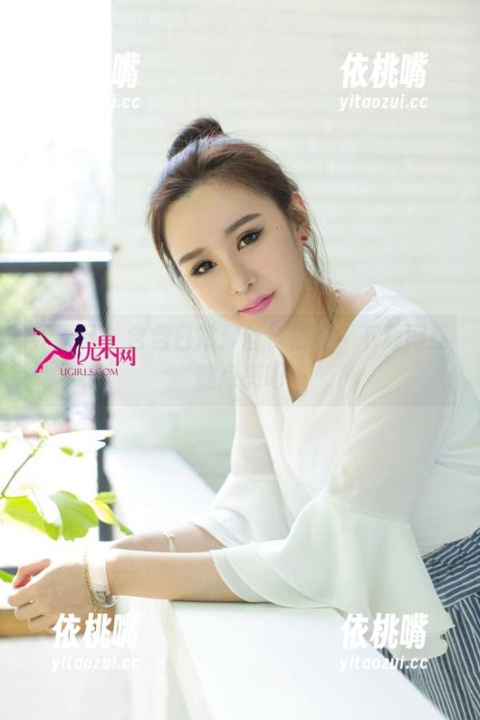 尤果网-含含 尤果网 - 含含日常:丝袜情缘,下载网盘键点亮吧