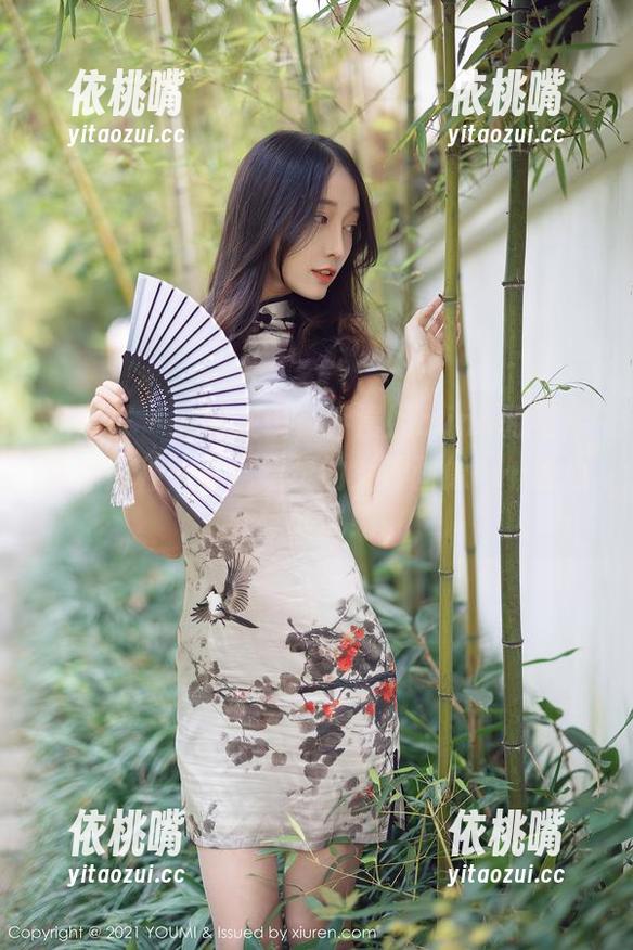 尤蜜荟 - 突然发现，乔漫妮mina的图库就是那种一看就想赞的女神画像……我也想试试！