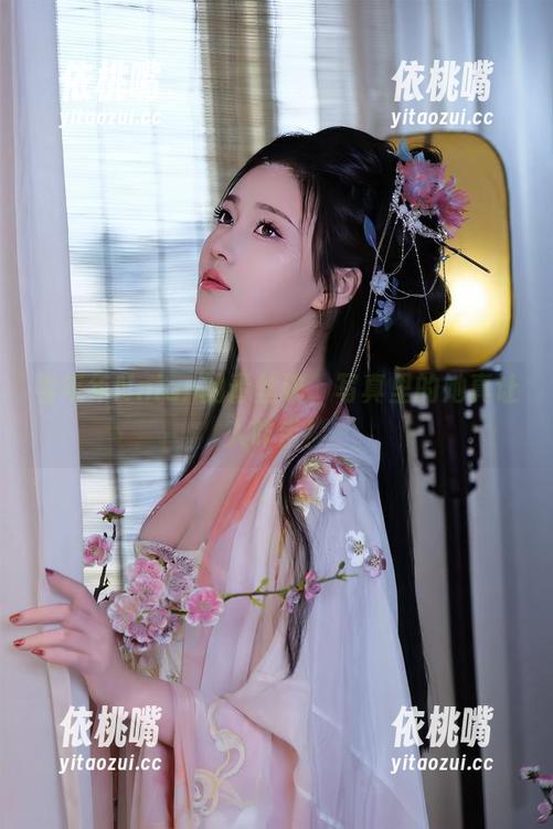 年年Nnian 看年年Nnian的青丝诀,写真里的她真让人咋舌!