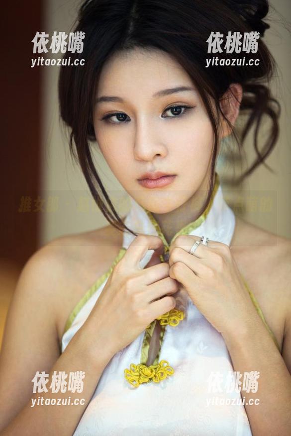 推女郎-赵惟依 推女郎 - 赵惟依的私房牛仔裤,带点萌的姿态总在花里