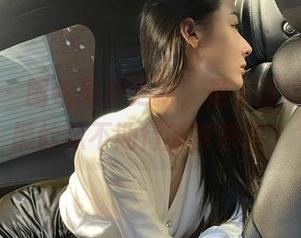 微密圈 – 图包再次更新，是小逗逗的蕾丝黑丝袜不期待新鲜感吗？