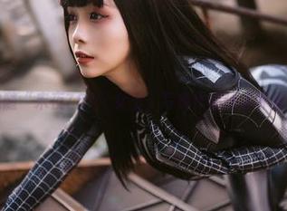 在线追随“末夜787”女王，写真作品让人怀疑人生。