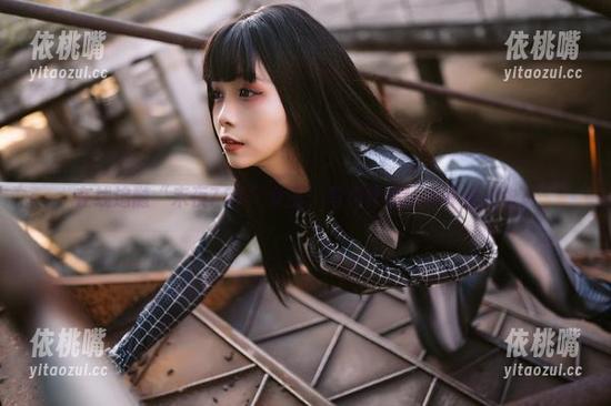 末夜787 在线追随“末夜787”女王,写真作品让人怀疑人生。