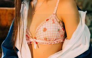 果团网 – 酸酱兔全集写真：在办公室里，无聊也能变得别致！