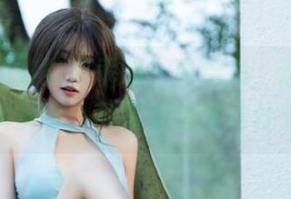 原图里的柒柒要乖哦，真给力，透明却又不失深意，猜猜她想表达什么？