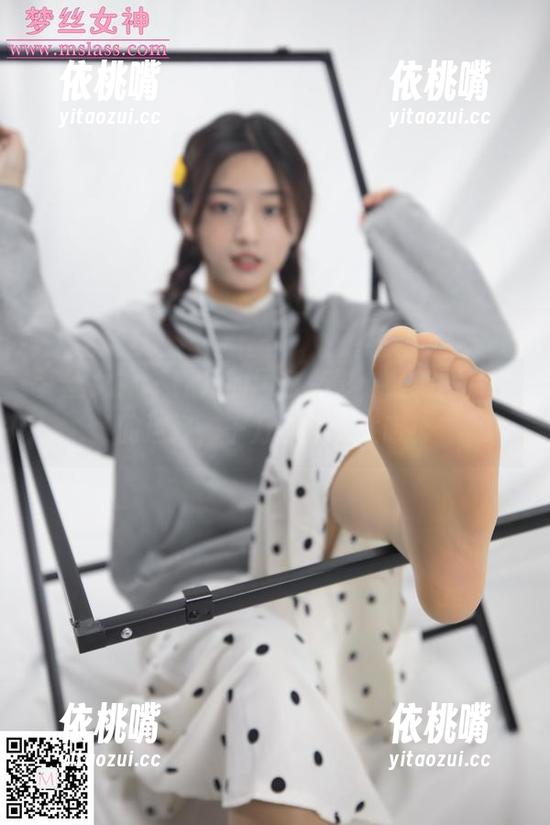 梦丝女神-乔儿 梦丝女神 - 乔儿的黑色魅影,最新图片中的迷妤,千万别被缠住哦!