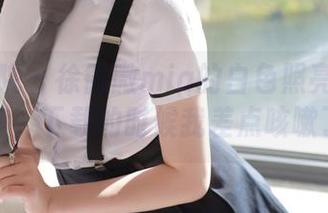 模范学院 – 徐微微mia的白色照亮了我的网盘，下载的时候我差点咳嗽了。
