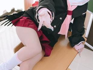 樱井小莜的壁纸俏皮到不行，美图加点小剧情？