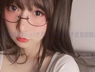 和次屁啦云游涞觅的cos世界，套图里似乎透着微醺的气息？
