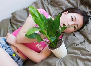 波萝社 – 看柳侑绮的黑白在线写真，默默悄悄许愿：希望我的生活也请来点色彩！