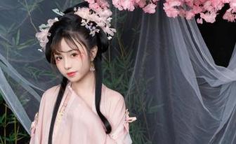 就算白衬衫再普通，爆机少女喵小吉这美图也能让你对衣服产生一万个疑问！