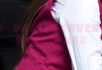 爱尤物 – 李多多：泳衣恰到好处的作品让图库又多了一抹色彩