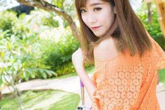 爱蜜社 – 想要莉娜lena的吊带？小心美图包不够撑！