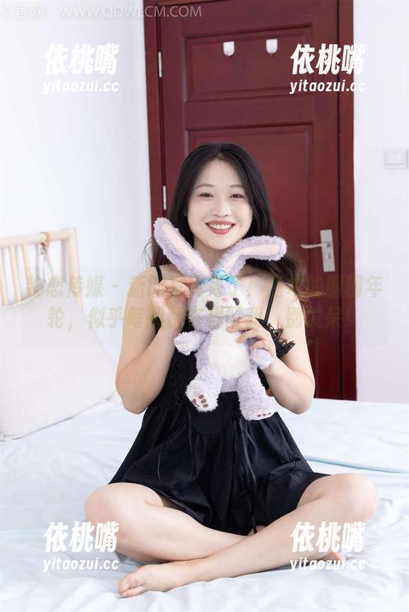 物恋传媒-嘉木 物恋传媒 - 新的写真来了!嘉木的圈圈年轮,似乎每圈都在提醒我:别发呆!