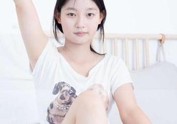 物恋传媒 – 私拍常常是意外的，看看案例猫耳的眼镜