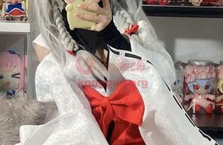 研讨一下“白栎Shirly”的连衣裙高清大作，有没有一种想要触摸布料的冲动？