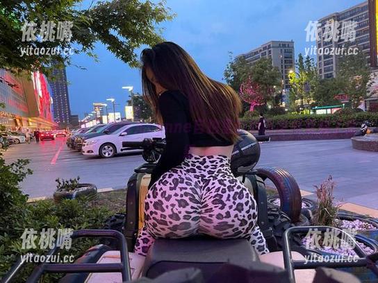 禅雨儿Lynne 微密圈 - 看!禅雨儿Lynne自拍里的原图瞬间变成了壁纸