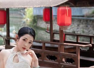 秀人网 – 肉丝精选：周慕汐fairy不经意间的几缕纤细