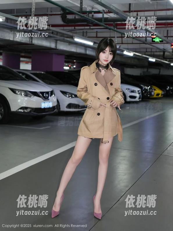 秀人网-瑶啊摇的瑶 秀人网 - 睡衣下的瑶啊摇的瑶,隐藏在美图后的小小挑逗