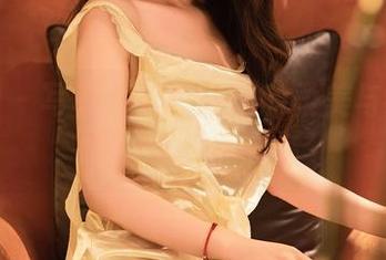 秀人网 – 写真合集：软情的柔美与纯白相拥，意外的和谐