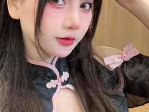 说好的秋山AkI制服写真集下载，结果发现自己竟然一不小心停留了好久。