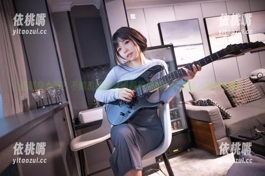 自闭颜球球 透明兔女郎?不如说她是自闭颜球球的艺术翻版,套图来袭!