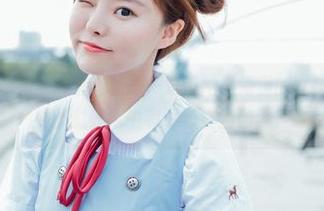 菠萝社 – 柳侑绮的高清图集——难道她是海里的女神？还是说拍照的时候水中有小鱼在当助手？
