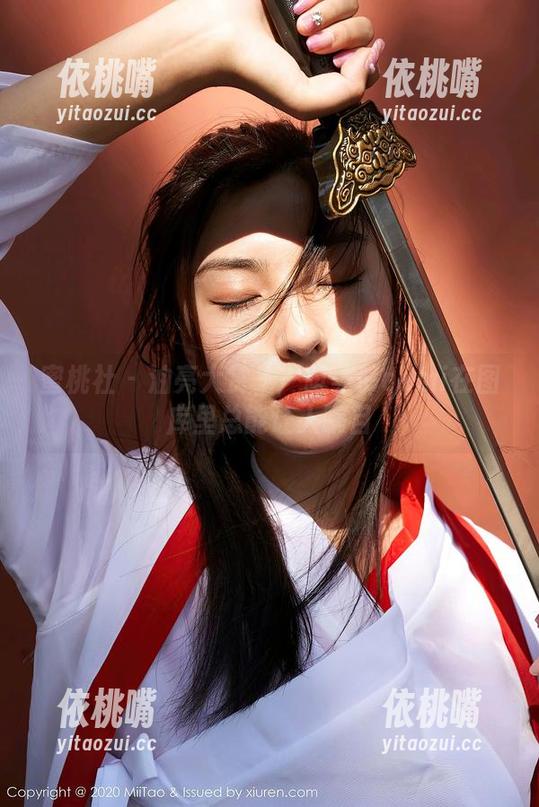 蜜桃社-萌美Moemi 蜜桃社 - 油亮大赏——萌美Moemi在图库里总能让人瞩目