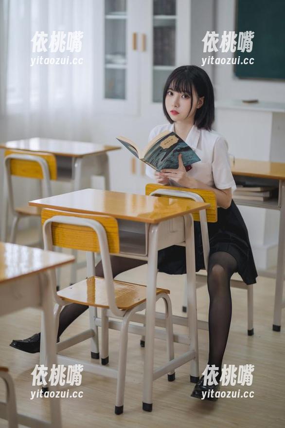 许岚LAN 许岚LAN的夏日运动服—这组美图精选得让人想跑去健身房吗?