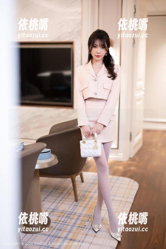 语画界-沐若昕 语画界 - 沐若昕:短裙私拍,资源紧急,快来刮一刮眼球!
