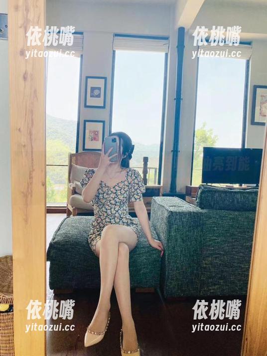 软妹小九九 微密圈 - 软妹小九九全套写真,油亮到能反光,妥妥的“光亮照”!
